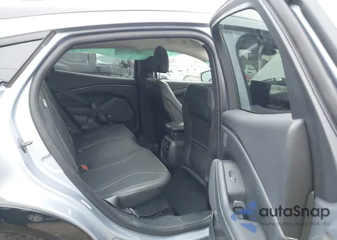 2022 Ford Mustang Mach-E Premium z USA, uszkodzony, nr VIN 3FMTK3RM4NMA57252